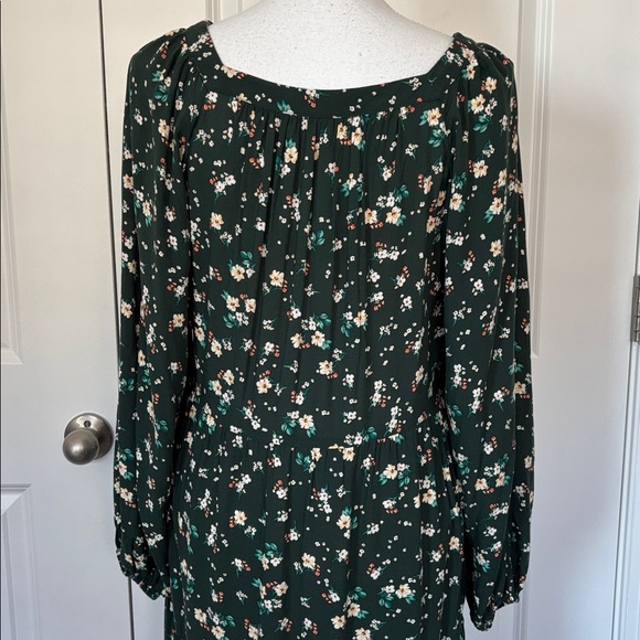 Old Navy Size Medium Long-Sleeve Tiered Floral Maxi Swing Dress with Pockets - Picture 10 of 13
